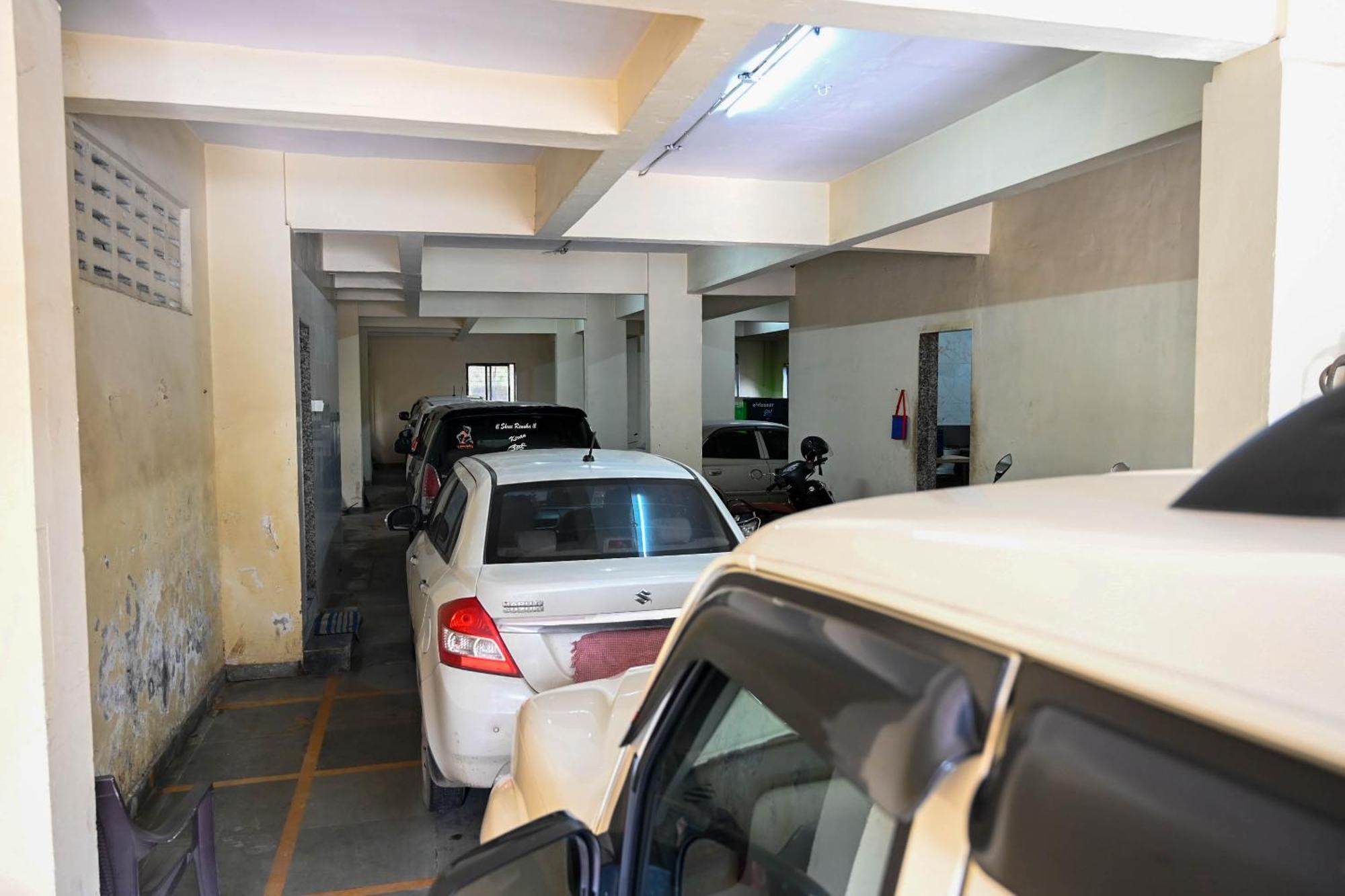 Adiraj Residency Ξενοδοχείο Νάβι Μουμπάι Εξωτερικό φωτογραφία
